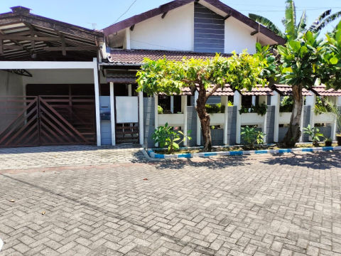 Dijual Rumah Manyar Jaya