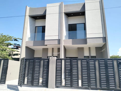 Dijual Rumah Tenggilis Mejoyo Minimalis Modern Baru Gress