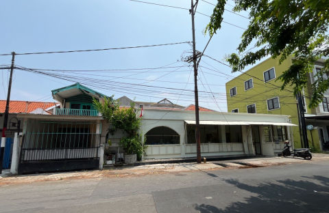Dijual Rumah Usaha Jalan Ngagel Tama