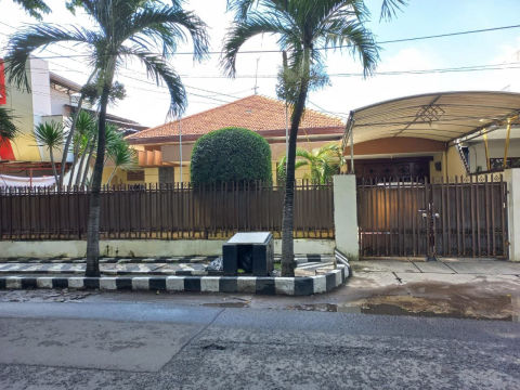 Dijual Rumah Gayung Kebonsari