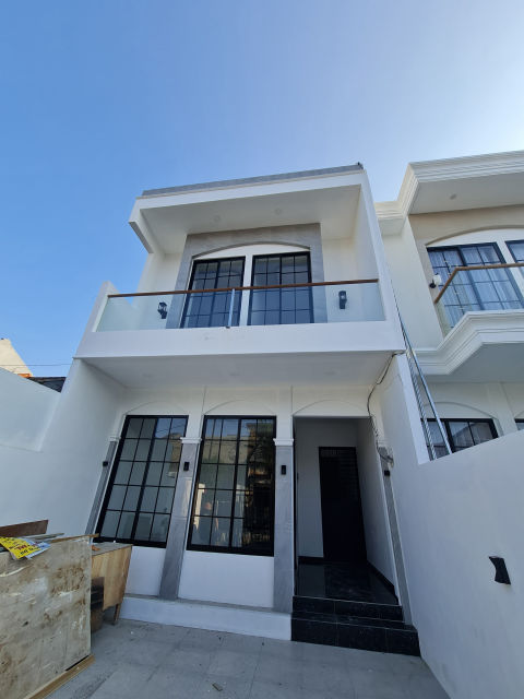Dijual / Disewa Rumah Darmo Permai Timur American Modern