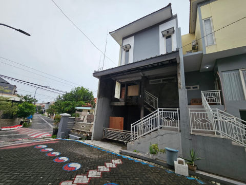 Dijual Rumah Semolowaru