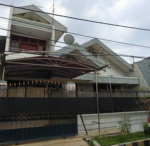 Dijual Rumah Dharmahusada Indah Utara