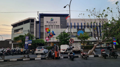 Dijual Gedung Jalan Manyar Kertoarjo