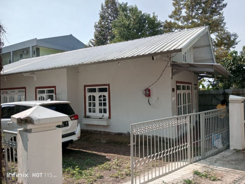 Dijual Rumah Villa Azalea