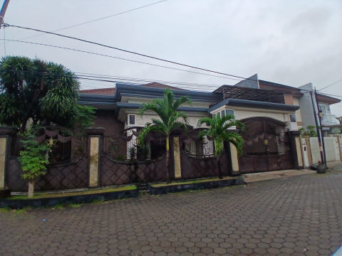 Dijual Rumah Hitung Tanah Rungkut Asri Tengah