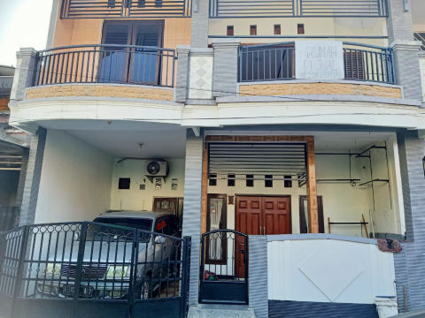 Dijual Rumah Menanggal Gayungan