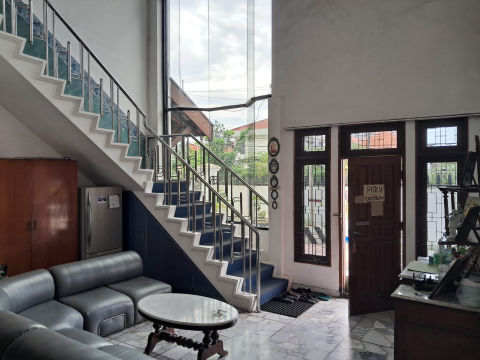 Dijual Rumah Manyar