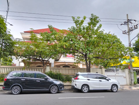 Dijual / Disewa Rumah Raya Jemursari