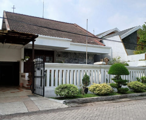 Dijual Rumah Saronojiwo Jemursari