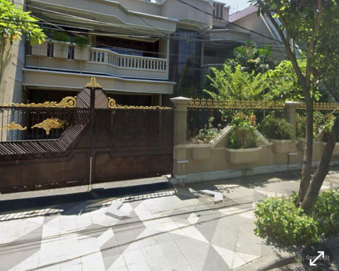 Dijual Rumah Komersial Raya Dharmahusada Indah