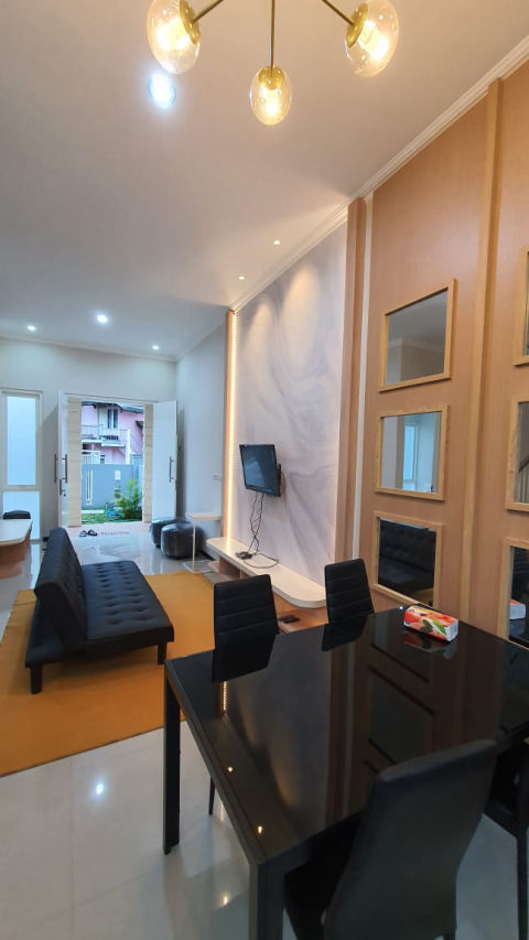 Dijual Villa Panderman Batu
