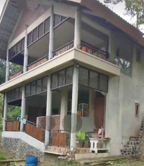 Dijual Villa dan Kebun Durian di Trawas