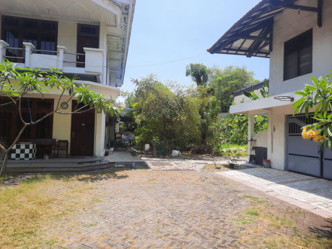 Dijual Rumah Raya Kenjeran