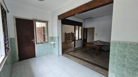 Disewa Rumah Komersial Surabaya Pusat