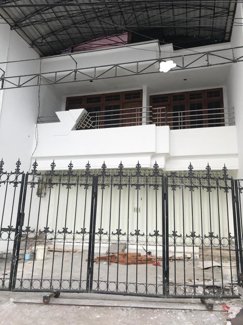 Disewa Ruko Komersial Raya Bratang Gede