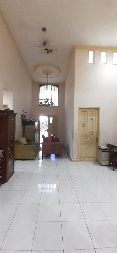 Dijual Rumah Super Strategis Taman Royal 2, Cipondoh