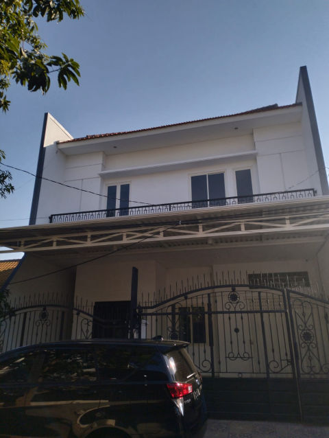 Dijual Rumah Darmo Permai Selatan