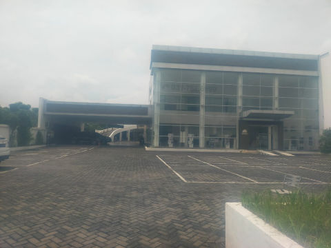 Disewa Bangunan Komersial Raya Menganti