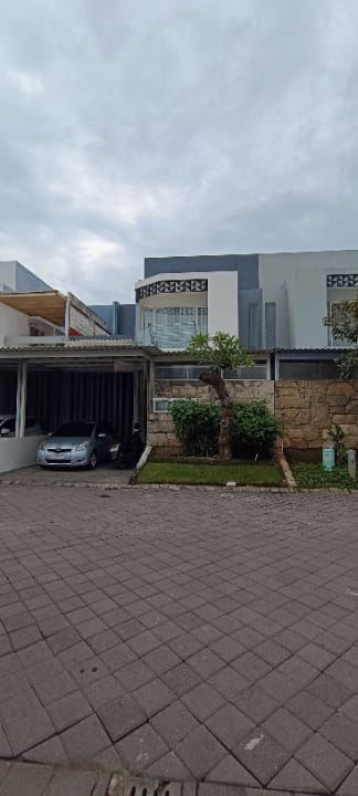 Disewa Rumah Forest Mansion