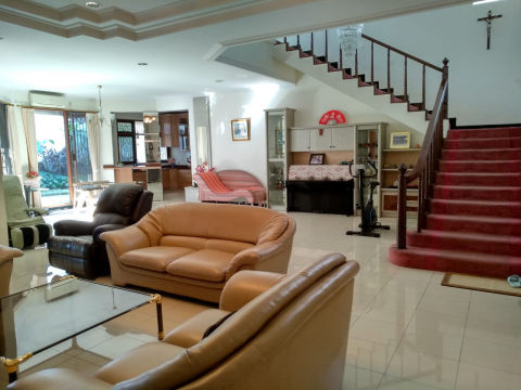 Dijual Rumah Dharmahusad Permai