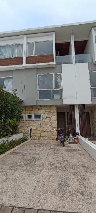 Dijual Rumah Forest Mansion