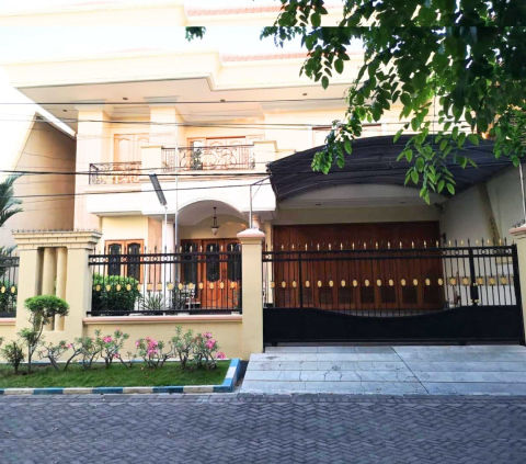 Dijual Rumah Manyar Jaya