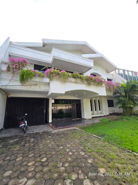 Disewa Rumah Komersial Jalan Raya Manyar