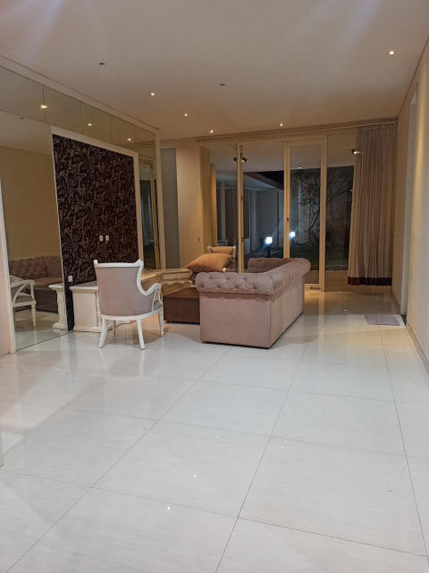 Disewa Rumah Pakuwon City Cluster Palm Beach
