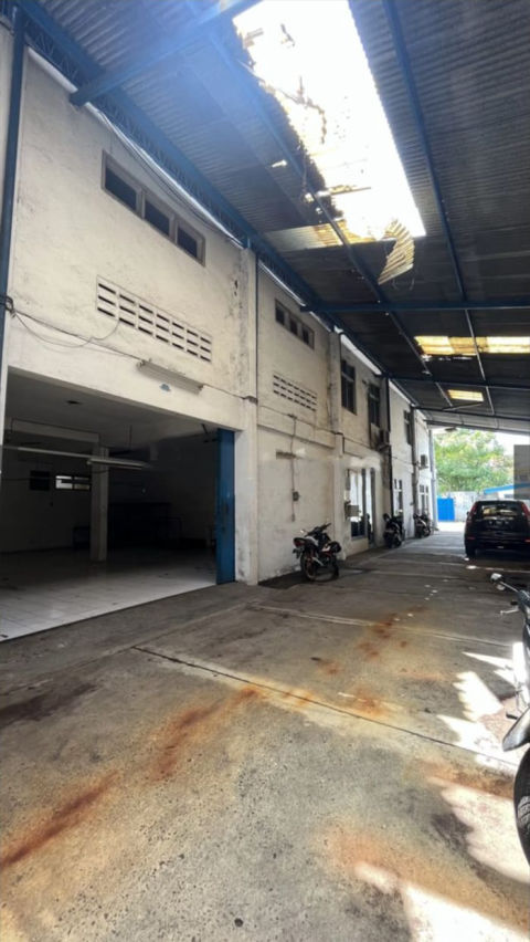 Dijual Tanah dan Bangunan Raya Kletek, Taman