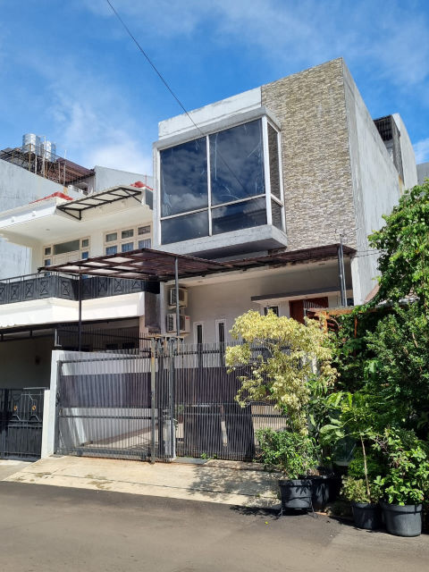 Dijual Rumah Gading Elok Utara Jakarta