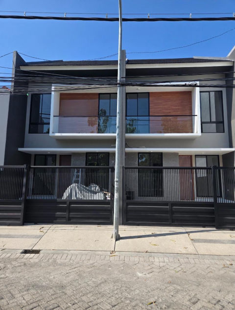 Dijual Rumah Kutisari Indah Minimalis Baru Gress