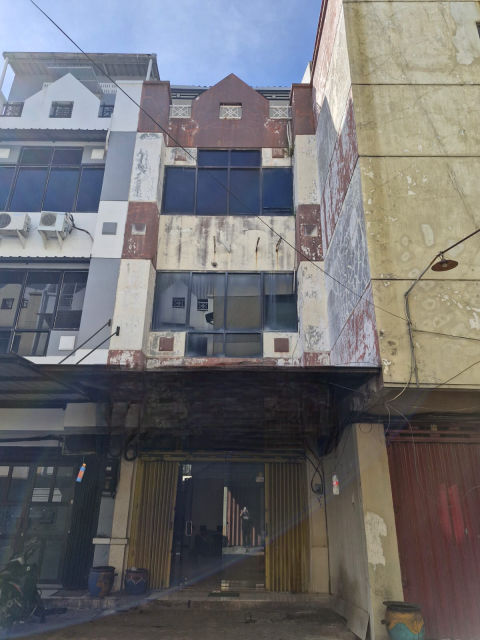 Dijual Ruko Komersial Jalan Klampis Jaya