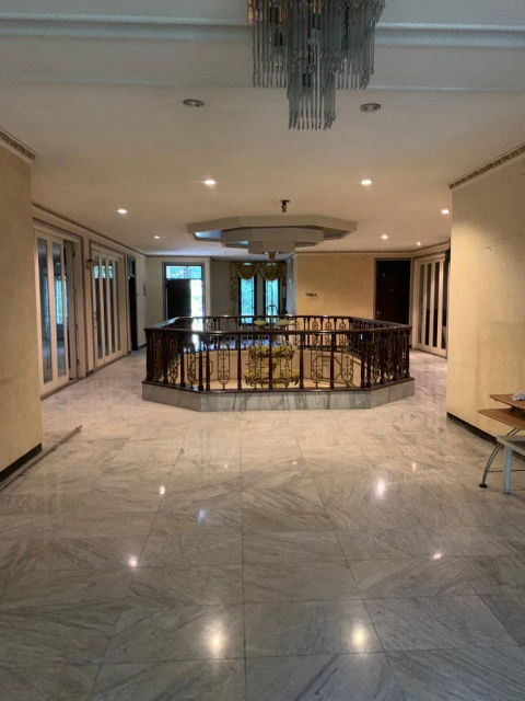 Dijual / Disewa Rumah Raya Kertajaya Indah
