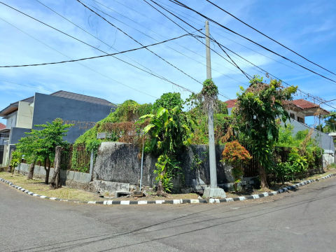 Dijual Rumah Hitung Tanah Darmo Permai