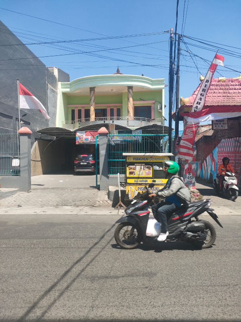 Dijual Rumah dan Toko Jalan Raya Pogot