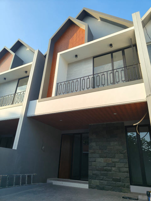 Dijual Rumah Manyar Tirtoyoso Baru Gress