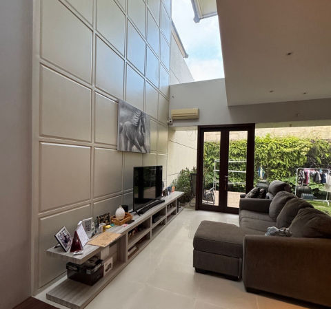 Dijual Rumah Graha Family