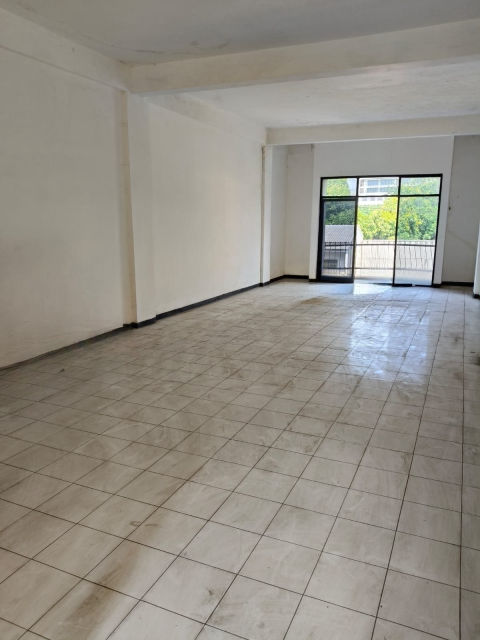 Dijual Ruko Komersial Jalan Ngagel