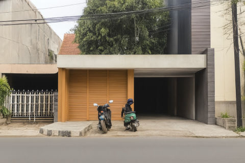 Dijual Rumah Komersial Raya Darmo Permai