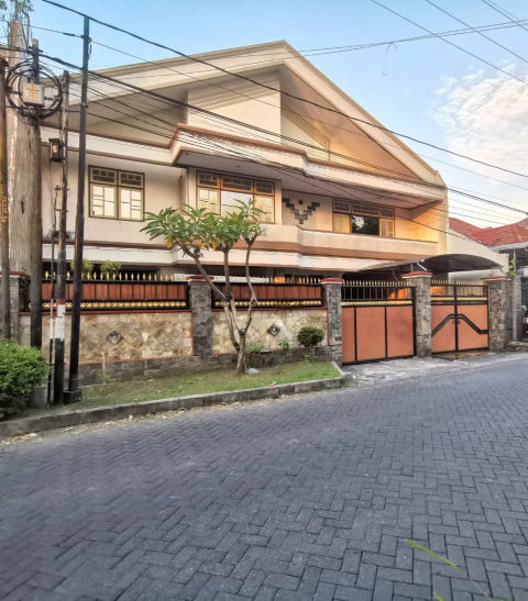 Dijual Rumah Darmo Permai