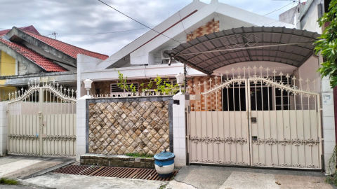 Dijual Rumah Darmo Harapan Indah