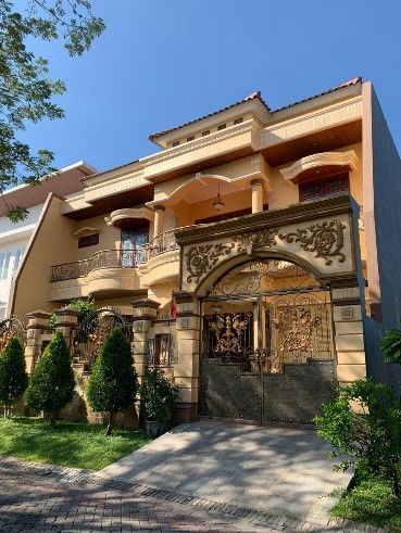 Dijual Rumah Pakuwon City Cluster Villa Royal