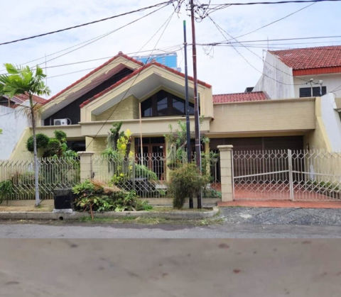 Dijual Rumah Hitung Tanah Dharmahusada Indah