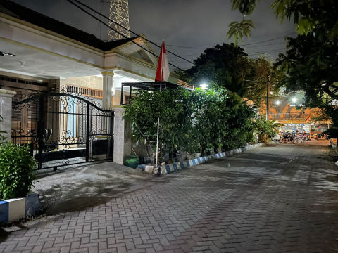 Dijual Rumah dan 4 Toko di Wisma Sarinadi Sidoarjo