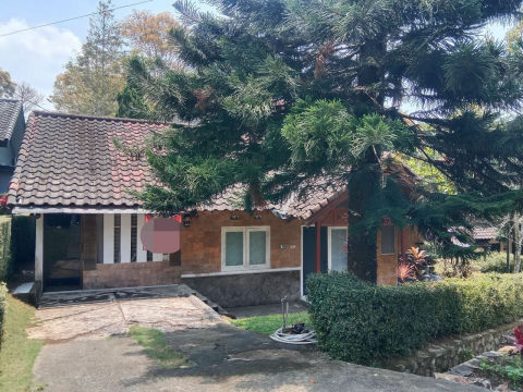 Dijual Villa Grand Whiz Trawas