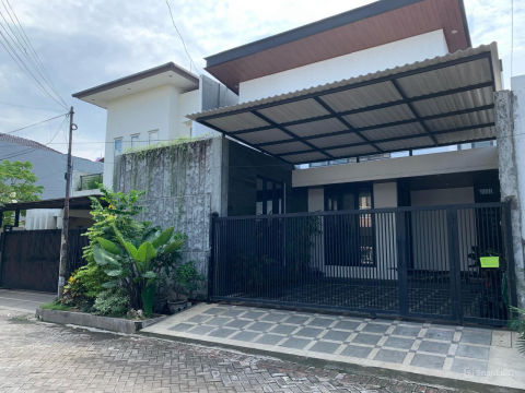 Dijual Rumah Jalan Tenggilis