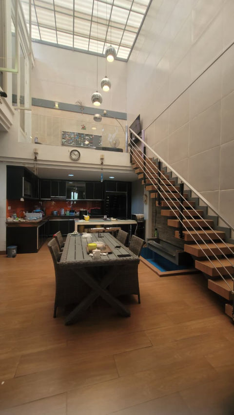 Dijual Rumah Pakuwon Indah Cluster The Mansion