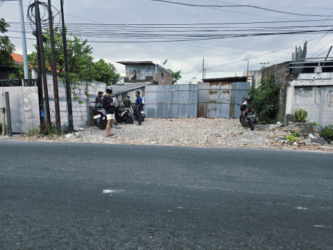 Dijual Tanah Komersial Raya Manukan Kulon