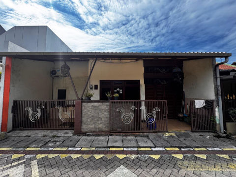 Dijual Rumah Kedinding Tengah
